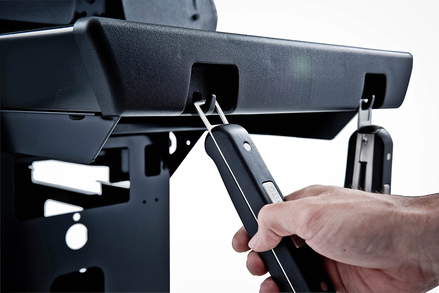 Broil King Signet 390 Gasgrill Inkl. Drehspieß - X-DEAL Inkl. Gussplatte, Fettschiene Und Abdeckhaube 15 Broil King Signet 390 Gasgrill Inkl. Drehspieß - X-DEAL Inkl. Gussplatte, Fettschiene Und Abdeckhaube – Bild 15