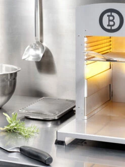 Beefer One CHEF Indoor Gasgrill - 800 Grad Oberhitzegrill 8 Beefer One CHEF Indoor Gasgrill - 800 Grad Oberhitzegrill -Grill Verkaufs-Shop Beefer One Chef 5 lifestyle