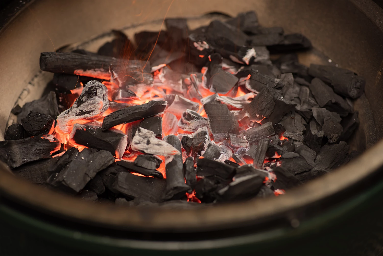 Big Green Egg Holzkohle Wildfire 9 Kg - Apfelbaum 3 Big Green Egg Holzkohle Wildfire 9 Kg - Apfelbaum – Bild 3