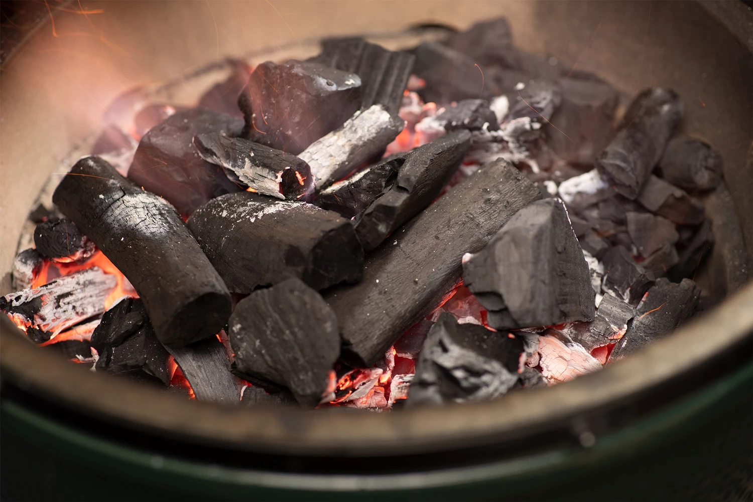 Big Green Egg Holzkohle Wildfire 5 Kg Karton - Kräuterbaum 3 Big Green Egg Holzkohle Wildfire 5 Kg Karton - Kräuterbaum – Bild 3