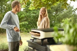 COZZE Pizzaofen Elektrisch 42,5 Cm (17") - Inkl. Pizzastein & Hitzeschild 11 COZZE Pizzaofen Elektrisch 42,5 Cm (17") - Inkl. Pizzastein & Hitzeschild -Grill Verkaufs-Shop COZZE Elektro Pizzaofen 17 Zoll Lifestyle