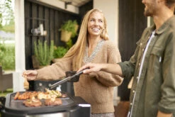 COZZE Plancha 600 / Plancha Grill Mit 2 Gusseisen Grillplatten 18 COZZE Plancha 600 / Plancha Grill Mit 2 Gusseisen Grillplatten -Grill Verkaufs-Shop COZZE Plancha 600 Lifestyle