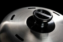 Cobb Grill Premier+ Gas Deluxe Gasgrill 50mbar - Modell 2023 12 Cobb Grill Premier+ Gas Deluxe Gasgrill 50mbar - Modell 2023 -Grill Verkaufs-Shop Cobb Grill Premier Plus Gas Deluxe Deckel 1