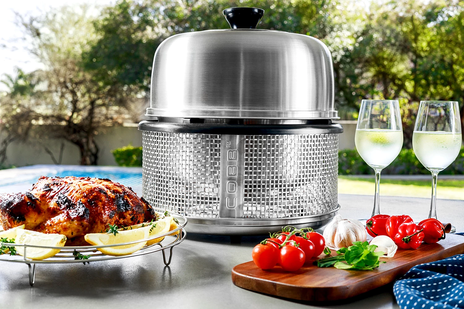 Cobb Grill Premier AIR Deluxe Holzkohlegrill - Modell 2023 7 Cobb Grill Premier AIR Deluxe Holzkohlegrill - Modell 2023 – Bild 7