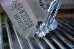 Grillfürst Grillbürste - 1. FC Köln Edition - Edelstahl, Mit Breitem 3-fach Bürstenkopf Und Schaber 5 Grillfürst Grillbürste - 1. FC Köln Edition - Edelstahl, Mit Breitem 3-fach Bürstenkopf Und Schaber -Grill Verkaufs-Shop FC Koeln Grillbuerste Grillschaber