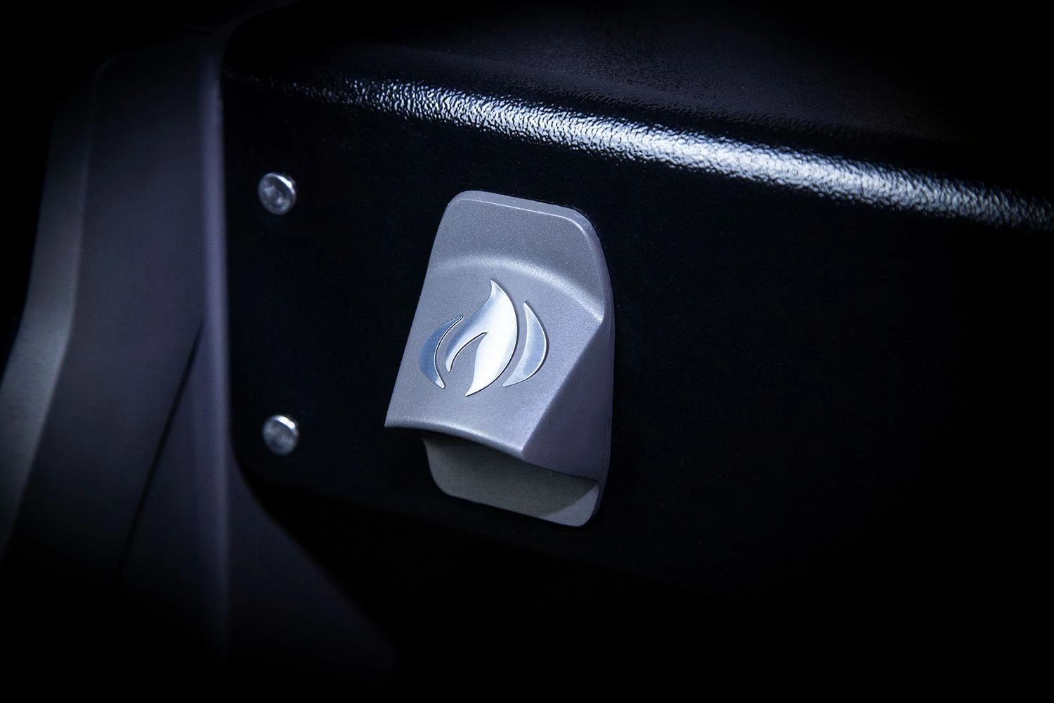 Napoleon Rogue SE 525 Gasgrill - All-black - Mit Sizzle Zone Und Heckbrenner - Grillfürst Edition Inkl. Grill Control Und Zubehörpaket - Smart Deal - Modell 2022 16 Napoleon Rogue SE 525 Gasgrill - All-black - Mit Sizzle Zone Und Heckbrenner - Grillfürst Edition Inkl. Grill Control Und Zubehörpaket - Smart Deal - Modell 2022 – Bild 16