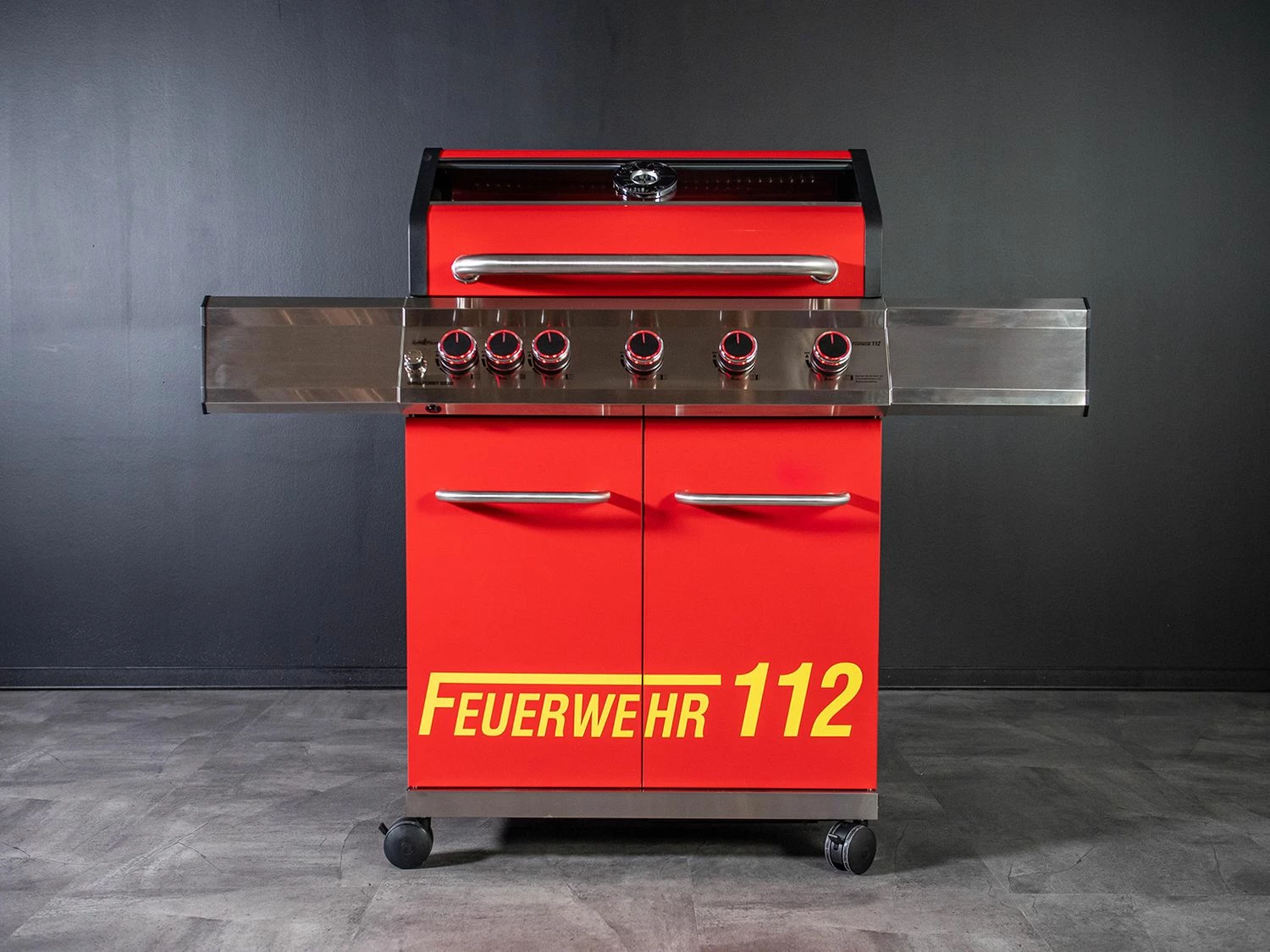 Grillfürst G510G 5-Brenner Gasgrill Mit Hochtemperaturbrenner Und Gusseisen Rosten - Feuerwehr Edition 2 Grillfürst G510G 5-Brenner Gasgrill Mit Hochtemperaturbrenner Und Gusseisen Rosten - Feuerwehr Edition – Bild 2