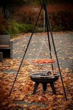 Grillfürst Dreibein Für Dutch Oven Oder Schwenk Grillrost / Höhenverstellbar, Inkl. Kette Und Haken 9 Grillfürst Dreibein Für Dutch Oven Oder Schwenk Grillrost / Höhenverstellbar, Inkl. Kette Und Haken -Grill Verkaufs-Shop Grillfuerst Dreibein Grillrost Feuerstelle