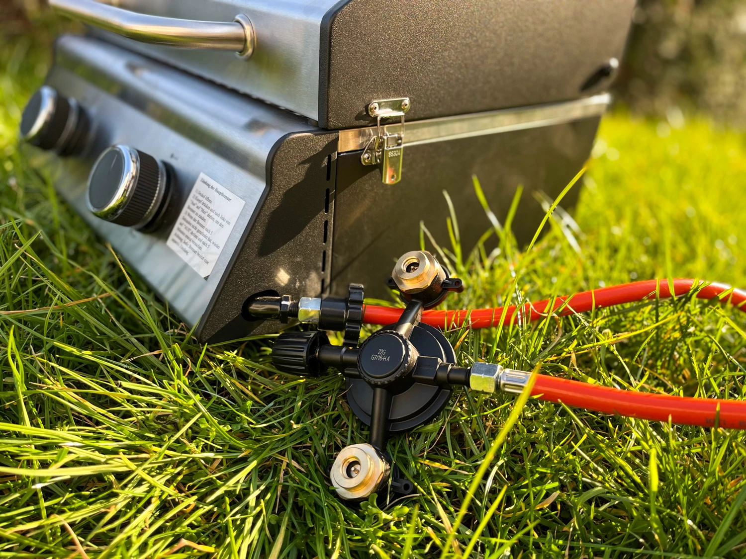 Grillfürst Kombi Kartuschen-Druckregler 50 Mbar - X-DEAL Inkl. 12 Grillfürst Gaskartuschen 6 Grillfürst Kombi Kartuschen-Druckregler 50 Mbar - X-DEAL Inkl. 12 Grillfürst Gaskartuschen – Bild 6