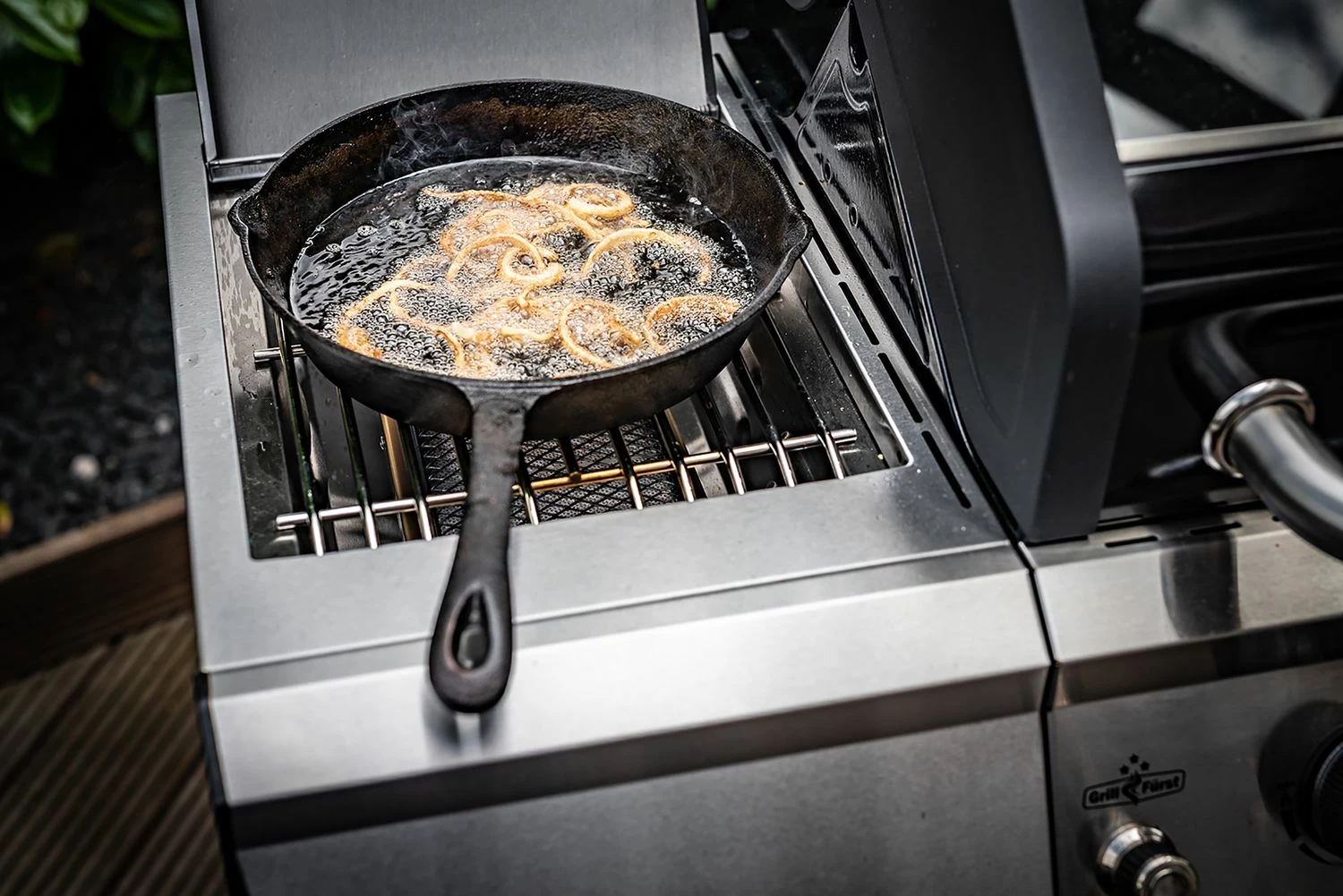 Grillfürst G410G 4-Brenner Gasgrill Mit Hochtemperaturbrenner Und Gusseisen Rosten - X-DEAL Inkl. Zubehörpaket 19 Grillfürst G410G 4-Brenner Gasgrill Mit Hochtemperaturbrenner Und Gusseisen Rosten - X-DEAL Inkl. Zubehörpaket – Bild 19