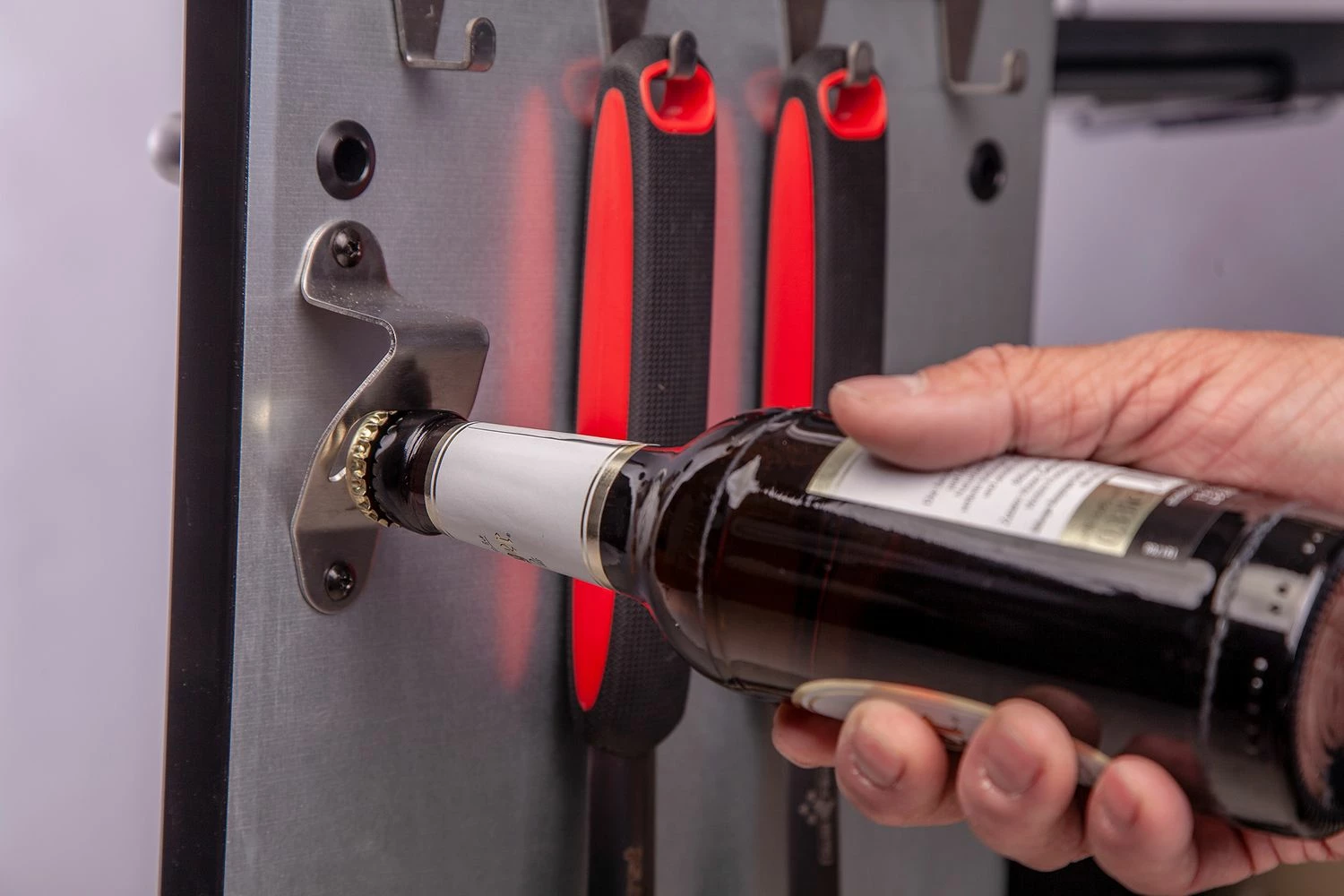 Grillfürst G750E Borussia Dortmund Edition 7-Brenner Doppelkammer - Gasgrill Mit Hochtemperaturbrenner, Seitenkocher, Heckbrenner Und Edelstahl Rosten 10 Grillfürst G750E Borussia Dortmund Edition 7-Brenner Doppelkammer - Gasgrill Mit Hochtemperaturbrenner, Seitenkocher, Heckbrenner Und Edelstahl Rosten – Bild 10