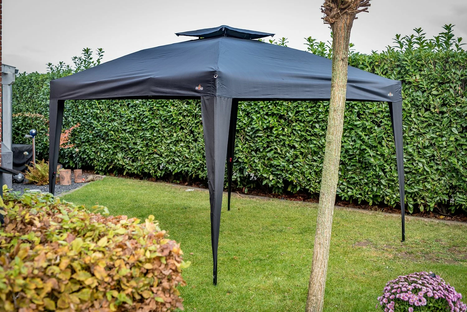 Grillfürst Pop-Up Pavillon / Grillpavillon / Gartenpavillon / Grillzelt 3x3m V3 - Mit Rauchabzug 1 Grillfürst Pop-Up Pavillon / Grillpavillon / Gartenpavillon / Grillzelt 3x3m V3 - Mit Rauchabzug