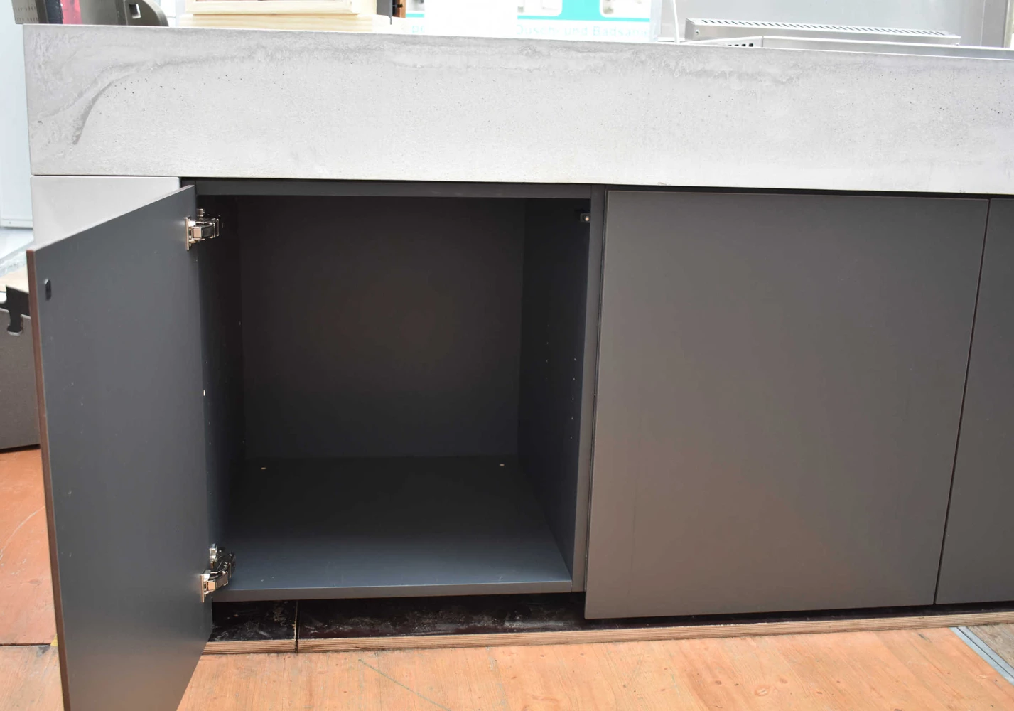 Grillfürst Outdoor Küche Aus 3-tlg. Gegossenem Beton Und HPL (340 Cm X 120 Cm) - Mit Einbaugrill Und Spüle 2 Grillfürst Outdoor Küche Aus 3-tlg. Gegossenem Beton Und HPL (340 Cm X 120 Cm) - Mit Einbaugrill Und Spüle – Bild 2