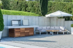 Grillfürst Outdoor Küche Mit Beton-Arbeitsplatte Und HPL-Unterschrank - Mit Edler Holzverkleidung (300 Cm X 80 Cm) - Mit Einbaugrill Und Planchagrill 8 Grillfürst Outdoor Küche Mit Beton-Arbeitsplatte Und HPL-Unterschrank - Mit Edler Holzverkleidung (300 Cm X 80 Cm) - Mit Einbaugrill Und Planchagrill -Grill Verkaufs-Shop Grillfuerst Outdoorkueche Beton Kuecheninsel Unterschraenke 4 1645801078