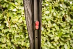 Grillfürst Pop-Up Pavillon / Grillpavillon / Gartenpavillon / Grillzelt 3x3m V3 - Mit Rauchabzug 13 Grillfürst Pop-Up Pavillon / Grillpavillon / Gartenpavillon / Grillzelt 3x3m V3 - Mit Rauchabzug -Grill Verkaufs-Shop Grillfuerst Pavillon Arretierung