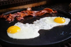 Grillfürst Universal Grillplatte Rund / Wendeplatte Aus Gusseisen Ø 35 Cm 9 Grillfürst Universal Grillplatte Rund / Wendeplatte Aus Gusseisen Ø 35 Cm -Grill Verkaufs-Shop Grillplatten und Burger mit Camembert 10