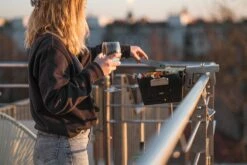 Knister Gasgrill - Ausziehbarer Kompaktgrill 32 Knister Gasgrill - Ausziehbarer Kompaktgrill -Grill Verkaufs-Shop Knister Gasgrill Balkongelaender