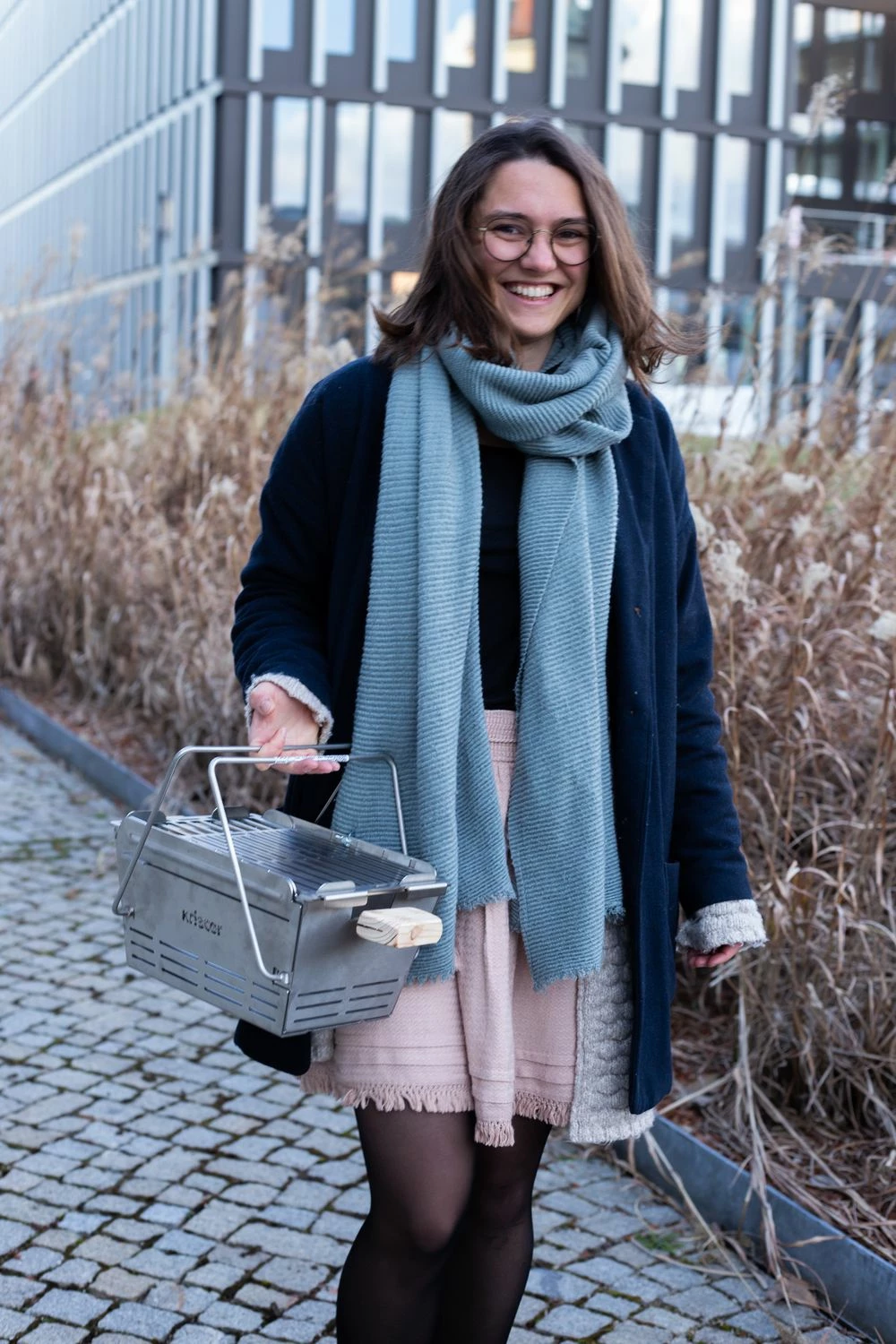 Knister Grill Premium - Ausziehbarer Holzkohle Kompaktgrill 3 Knister Grill Premium - Ausziehbarer Holzkohle Kompaktgrill – Bild 3