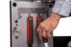 Grillfürst G520E 5-Brenner Gasgrill - 1. FC Köln Edition - Edelstahlroste 26 Grillfürst G520E 5-Brenner Gasgrill - 1. FC Köln Edition - Edelstahlroste -Grill Verkaufs-Shop Koeln Grill Besteckhaken Unterschrank 9