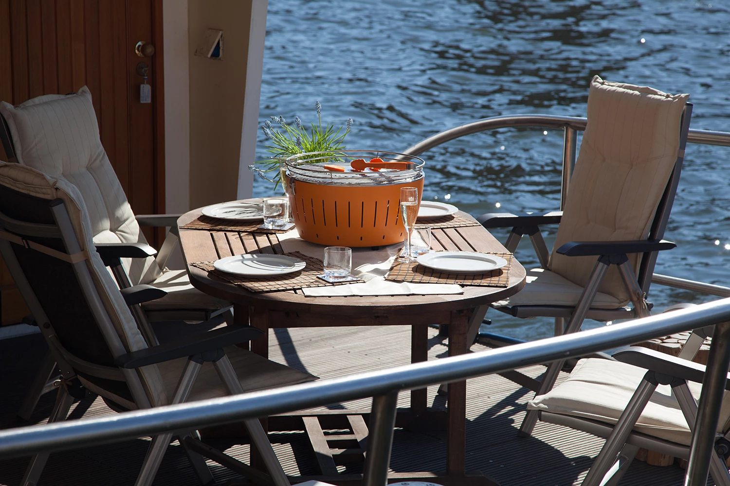 LotusGrill XL - Holzkohle Tischgrill - Mandarineorange Inkl. Tasche 1 LotusGrill XL - Holzkohle Tischgrill - Mandarineorange Inkl. Tasche