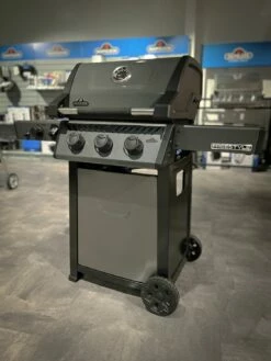 Napoleon Freestyle 365 Gasgrill, Graphit - Mit Sizzle Zone - Modell 2023 -Grill Verkaufs-Shop Napoleon Freestyle 365