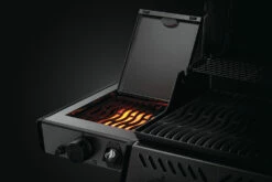 Napoleon Freestyle 365 Gasgrill, Graphit - Mit Sizzle Zone - Modell 2023 - X-DEAL Inkl. Drehspiess 25 Napoleon Freestyle 365 Gasgrill, Graphit - Mit Sizzle Zone - Modell 2023 - X-DEAL Inkl. Drehspiess -Grill Verkaufs-Shop Napoleon Freestyle Sizzle Zone Infrarotbrenner Seitenablage
