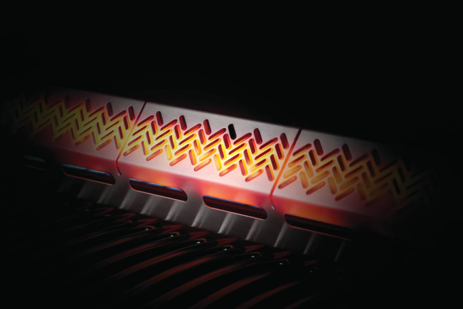 Napoleon Rogue 425 Gasgrill Mit Seitenbrenner Und Heckbrenner Inkl. Drehspieß 3 Napoleon Rogue 425 Gasgrill Mit Seitenbrenner Und Heckbrenner Inkl. Drehspieß – Bild 3