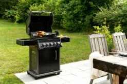 Napoleon Rogue 425 Gasgrill Mit Seitenbrenner Und Heckbrenner Inkl. Drehspieß 34 Napoleon Rogue 425 Gasgrill Mit Seitenbrenner Und Heckbrenner Inkl. Drehspieß -Grill Verkaufs-Shop Napoleon Gasgrill Rogue 425 Hero Lifestyle Drehspiess