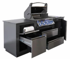 Napoleon Outdoor Küche Oasis Compact 105 Mit Prestige 500 Einbaugrill Und Einbau Sizzle Zone - Inkl. Arbeitsplatte Aus Feinsteinzeug 10 Napoleon Outdoor Küche Oasis Compact 105 Mit Prestige 500 Einbaugrill Und Einbau Sizzle Zone - Inkl. Arbeitsplatte Aus Feinsteinzeug -Grill Verkaufs-Shop Napoleon Oasis Compact P500 Kuechenrollenhalter Muelleimerschrank 3 1678963773