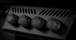 Napoleon Phantom Freestyle 425 Gasgrill, Mattschwarz - Mit Sizzle Zone Und Tür - Modell 2023 -Grill Verkaufs-Shop Napoleon Phantom Freestyle F425DSIBPK PHM Detail Control Panel