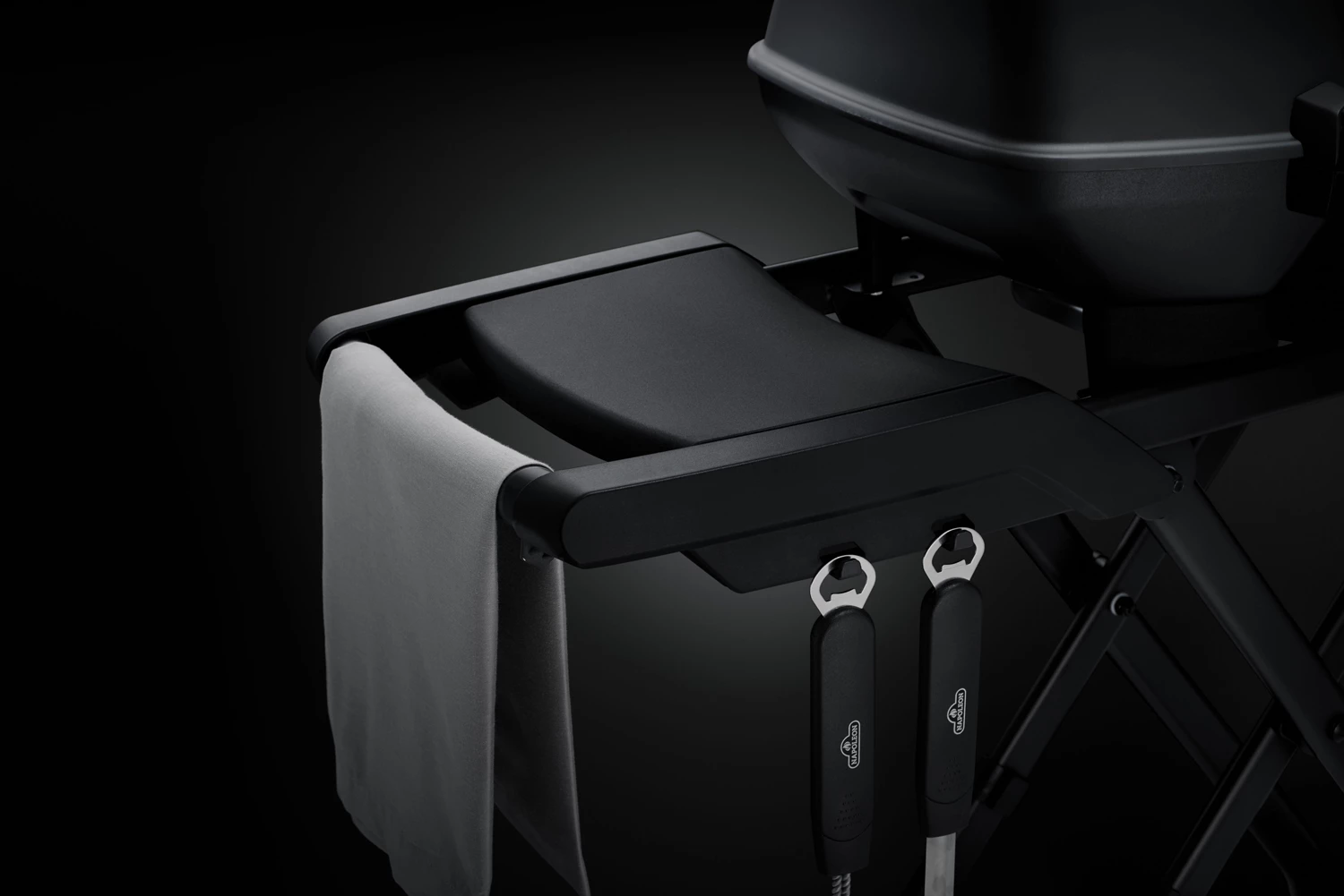 Napoleon Phantom TravelQ PRO285X Kompakt Gasgrill, Mattschwarz - Mit Klappbarem Wagen Inkl. Warmhalterost - Modell 2023 6 Napoleon Phantom TravelQ PRO285X Kompakt Gasgrill, Mattschwarz - Mit Klappbarem Wagen Inkl. Warmhalterost - Modell 2023 – Bild 6