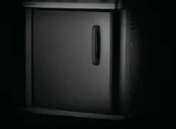 Napoleon Rogue SE 425 Gasgrill, Schwarz Mit Gussrosten - Hero Modell 2023 Inkl. Drehspieß - SMART Deal Inkl. Grillfürst Grill Control -Grill Verkaufs-Shop Napoleon Rogue SE 425 Unterschrank Tueren schwarz 1