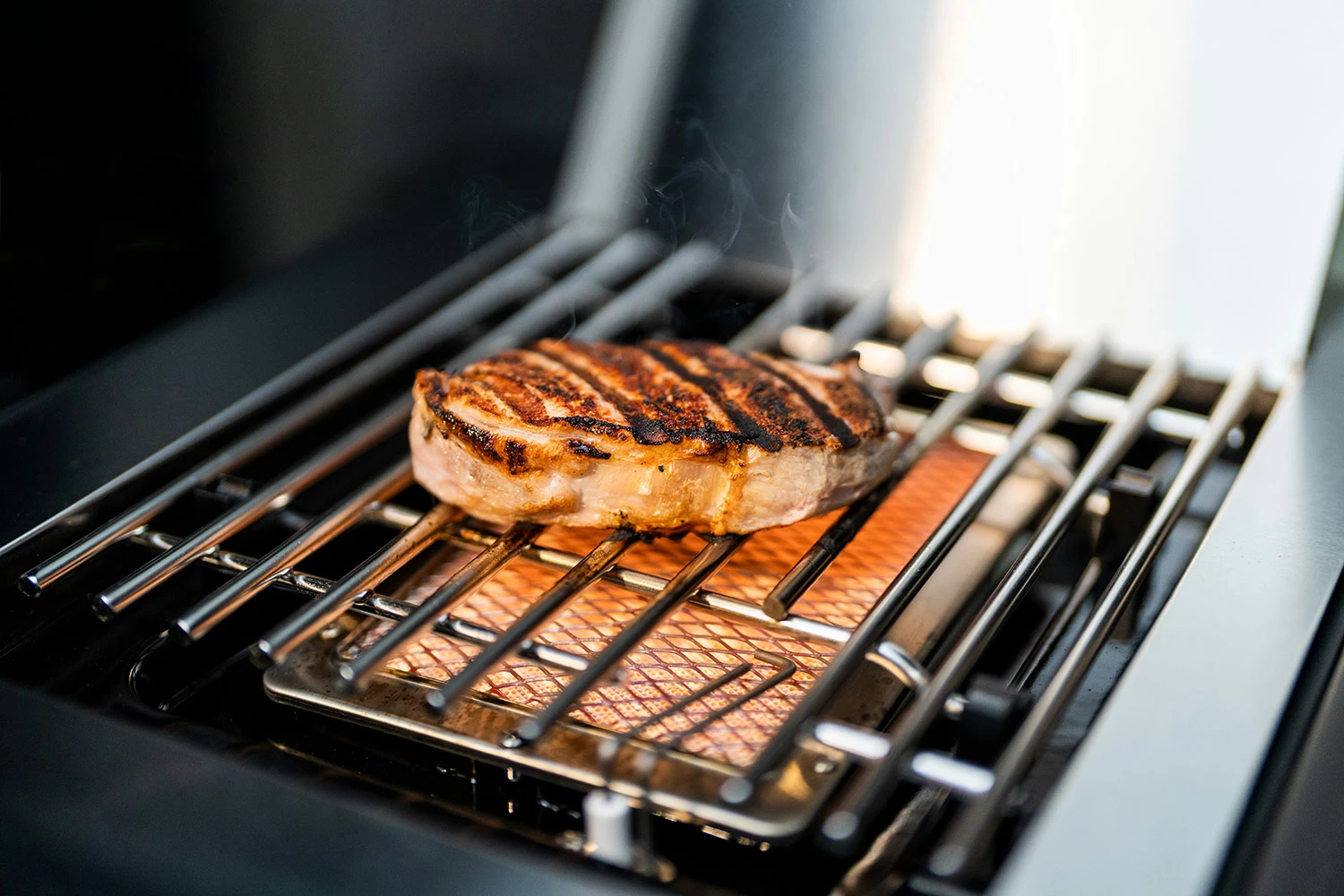 Outdoorchef Dualchef 425 G BZ Gasgrill Mit Blazing Zone Infrarotbrenner + DGS Gusseisen Grillrost 2 Stk.+ DGS Gemüse Grillrost 2 Stk. 7 Outdoorchef Dualchef 425 G BZ Gasgrill Mit Blazing Zone Infrarotbrenner + DGS Gusseisen Grillrost 2 Stk.+ DGS Gemüse Grillrost 2 Stk. – Bild 7