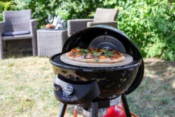 Outdoorchef Gas Kugelgrill Chelsea 420 G Pizzaofen - Pizza Chef Inkl. Grillfürst Pizzastein, Pizzaheber Und Pizzaschneider -Grill Verkaufs-Shop Outdoorchef Gas Kugelgrill Chelsea 420 G Pizza Chef Set 1