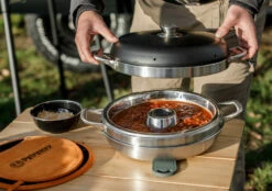 Petromax Camping Backofen 21 Petromax Camping Backofen -Grill Verkaufs-Shop Petromax Camping Backofen Lifestyle01