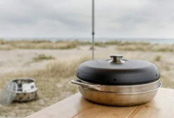 Petromax Camping Backofen 20 Petromax Camping Backofen -Grill Verkaufs-Shop Petromax Camping Backofen Lifestyle02