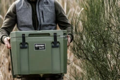 Petromax Kühlbox 25 Liter Oliv - Inkl. Sitzkissen, Haft-Unterlage Und Einsatzkorb 17 Petromax Kühlbox 25 Liter Oliv - Inkl. Sitzkissen, Haft-Unterlage Und Einsatzkorb -Grill Verkaufs-Shop Petromax Kuehlbox kx25 oliv anwendung