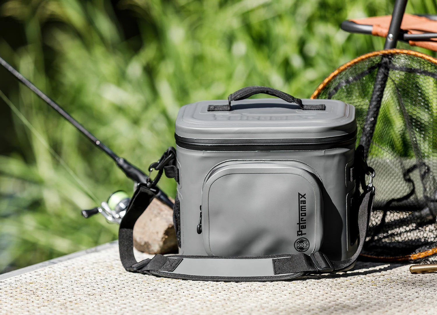 Petromax Kühltasche 8 Liter / Dunkelgrau 4 Petromax Kühltasche 8 Liter / Dunkelgrau – Bild 4