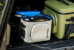 Petromax Kühltasche 8 Liter / Sandfarben 7 Petromax Kühltasche 8 Liter / Sandfarben -Grill Verkaufs-Shop Petromax Kuehltasche 8Liter sand Lifestyle