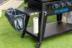 Pit Boss Plancha Grill Ultimate Plancha 4-Brenner - Mit Untergestell -Grill Verkaufs-Shop Pit Boss Planchagrill Ultimate 4 Brenner Kuechenrollenhalter 1