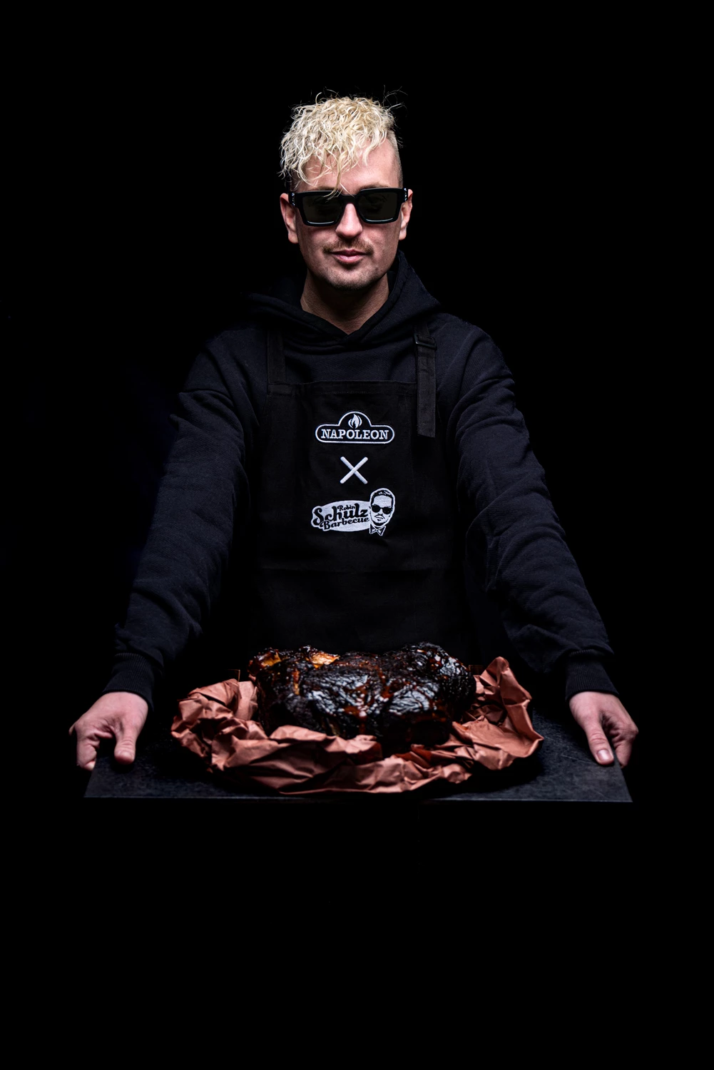 Napoleon Freestyle 425 Gasgrill - Mit Sizzle Zone - Limited Robin Schulz Barbecue Edition - Inkl. Mega Zubehörpaket 7 Napoleon Freestyle 425 Gasgrill - Mit Sizzle Zone - Limited Robin Schulz Barbecue Edition - Inkl. Mega Zubehörpaket – Bild 7