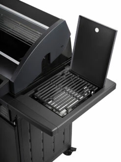 Rösle Gasgrill Magnum PRO G4-S - X-DEAL Inkl. Abdeckhaube Und Gusseisen Grillplatte - Modell 2023 18 Rösle Gasgrill Magnum PRO G4-S - X-DEAL Inkl. Abdeckhaube Und Gusseisen Grillplatte - Modell 2023 -Grill Verkaufs-Shop Roesle Gagsrill Magnum Pro Prime Zone offen2