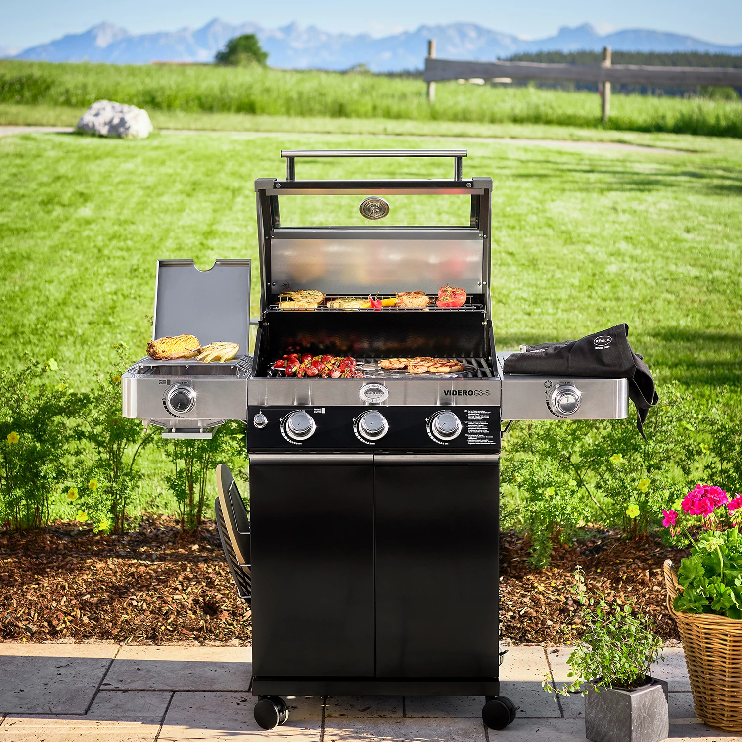 Rösle Gasgrill Videro G3-S VARIO+ Schwarz - Modell 2023 Inkl. Abdeckhaube 12 Rösle Gasgrill Videro G3-S VARIO+ Schwarz - Modell 2023 Inkl. Abdeckhaube – Bild 12