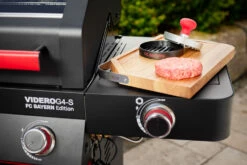 Rösle Videro G4-S VARIO+ Schwarz Gasgrill - FC Bayern Edition 39 Rösle Videro G4-S VARIO+ Schwarz Gasgrill - FC Bayern Edition -Grill Verkaufs-Shop Roesle Videro G4 S Bayern Grill Seitenablage
