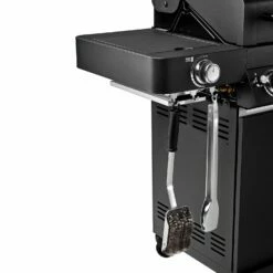 Rösle Gasgrill Videro G4-S Vario+ Nero Schwarz - Modell 2023 - X-DEAL Inkl. Abdeckhaube, Grillplatte Und Drehspieß -Grill Verkaufs-Shop Roesle Videro G4 S Vario NERO matt schwarz Besteckhalter 2