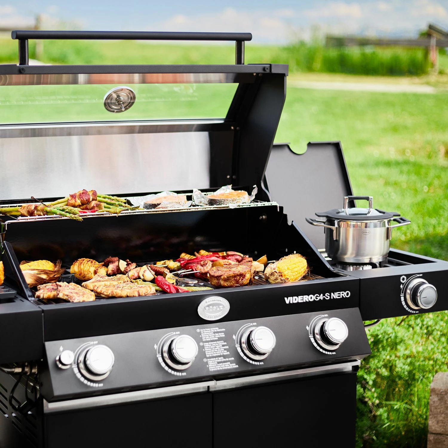 Rösle Gasgrill BBQ-Station Videro G4-S Vario+ Nero Schwarz - Modell 2023 - SMART Deal Inkl. Grillfürst Grill Control 13 Rösle Gasgrill BBQ-Station Videro G4-S Vario+ Nero Schwarz - Modell 2023 - SMART Deal Inkl. Grillfürst Grill Control – Bild 13