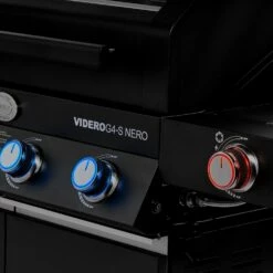Rösle Gasgrill Videro G4-S Vario+ Nero Matt-schwarz - Modell 2023 20 Rösle Gasgrill Videro G4-S Vario+ Nero Matt-schwarz - Modell 2023 -Grill Verkaufs-Shop Roesle Videro G4 S Vario NERO matt schwarz beleuchtet 3