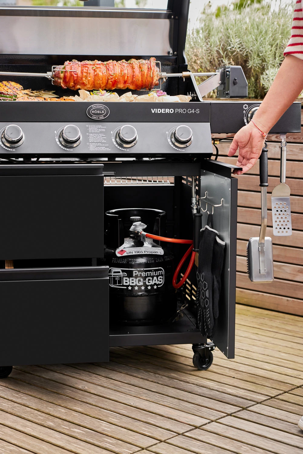 Rösle Gasgrill Videro Pro G4-S Vario+ Mattschwarz - Modell 2023 7 Rösle Gasgrill Videro Pro G4-S Vario+ Mattschwarz - Modell 2023 – Bild 7