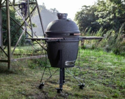 The Bastard Keramikgrill Urban Large - Complete - Schwarz Matt - Modell 2023 22 The Bastard Keramikgrill Urban Large - Complete - Schwarz Matt - Modell 2023 -Grill Verkaufs-Shop The Bastard Urban Large Keramikgrill Seitentische Untergestell