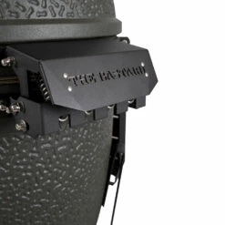 The Bastard Keramikgrill VX Large - Complete - Schwarz Matt - Modell 2023 30 The Bastard Keramikgrill VX Large - Complete - Schwarz Matt - Modell 2023 -Grill Verkaufs-Shop The Bastard VX Large Detail Deckelschanier 1